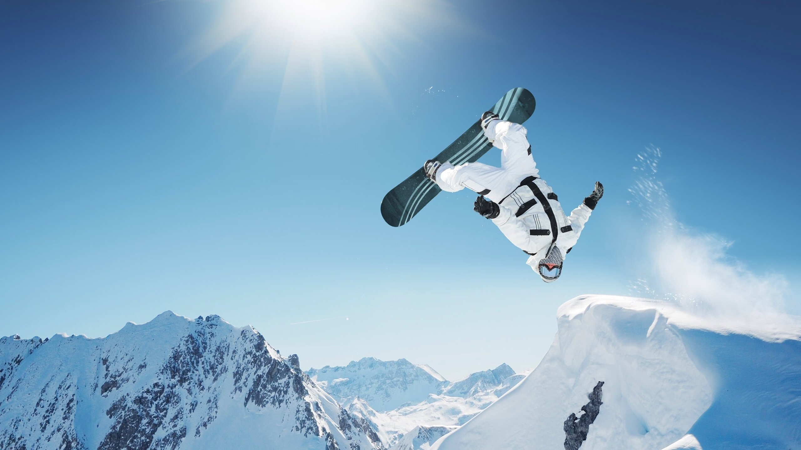 《电竞赛事安全保障：保障线上线下双重安全》，线下电竞活动比赛